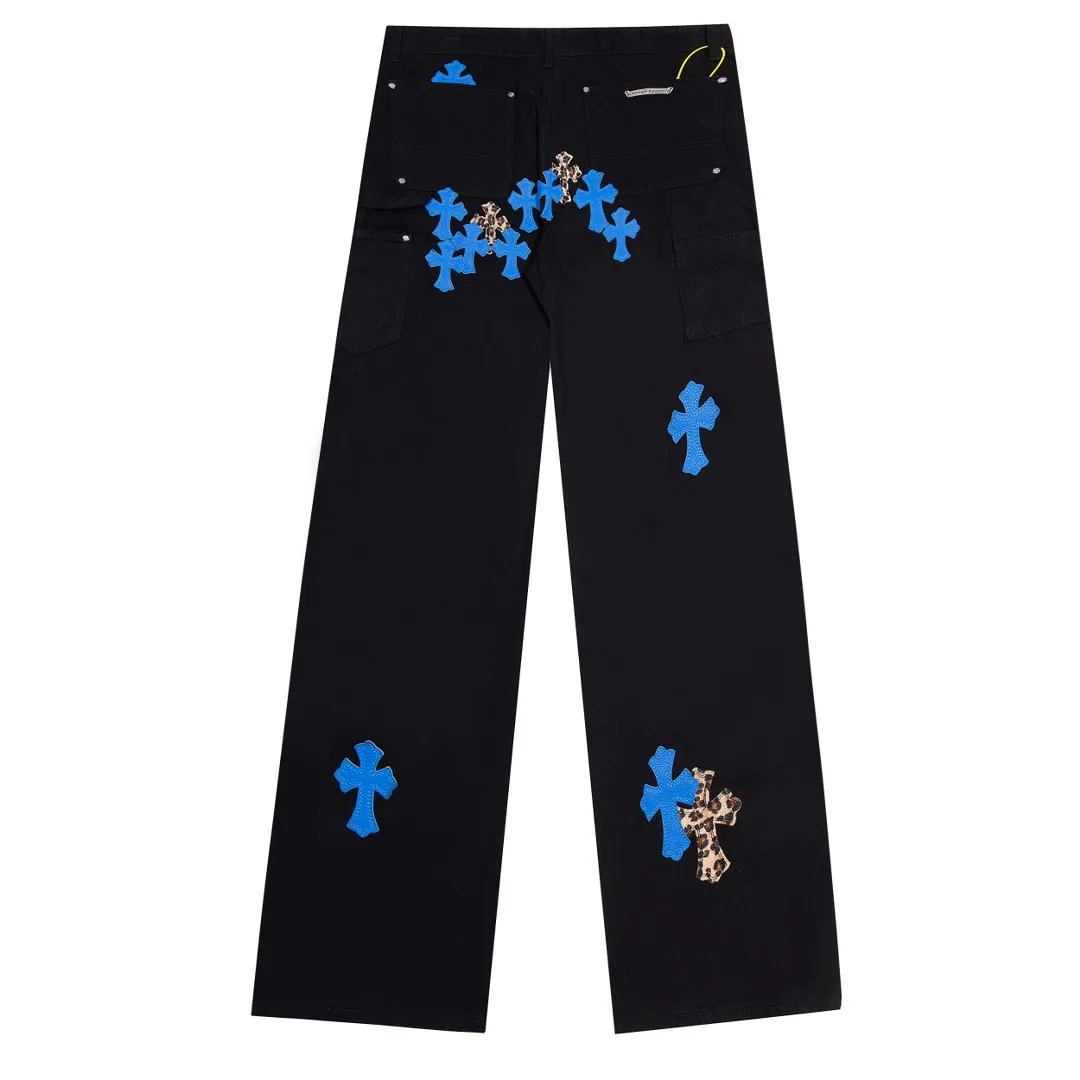 P290 model number: H653 chrome hearts Top Cow King F&F Limited to friends and family 1of1 Carhartt base version Jeans Three-dimensional version Loose and comfortable, not picky about body shape Look taller and slimmer Factory Seiko Original quality control Same style for men and women Can be matched with couples Versatile recommendation Must-have jeans for all seasons Hipsters have been disappointed From the quality selection of fabrics, the tailoring of details, and the matching of patterns are impeccable! The upper body is so handsome when worn...it can be easily worn by men, women and children! The craftsmanship is made of heavy-duty washed pure cotton denim fabric. After washing, it is soft and thick and looks very stylish when worn. Size: 28, 30, 32, 34, 36 (S-XXL) Color: black